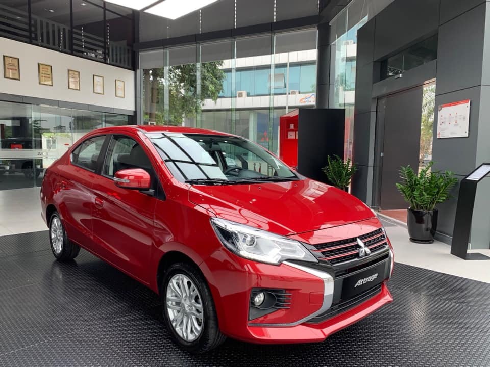 Thân xe Mitsubishi Attrage màu đỏ với thiết kế Dynamic Shield